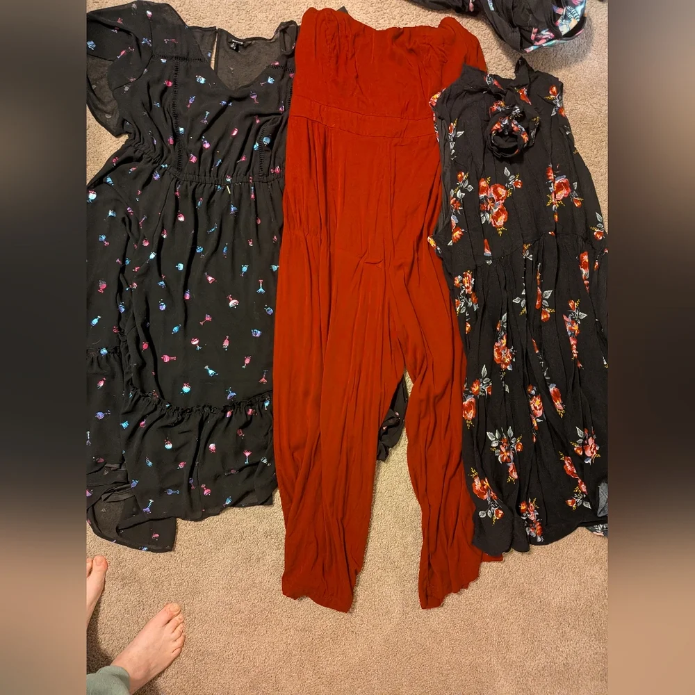 Bundle Of 4 Torrid Dresses 3x & 4x - Picture 2 of 6